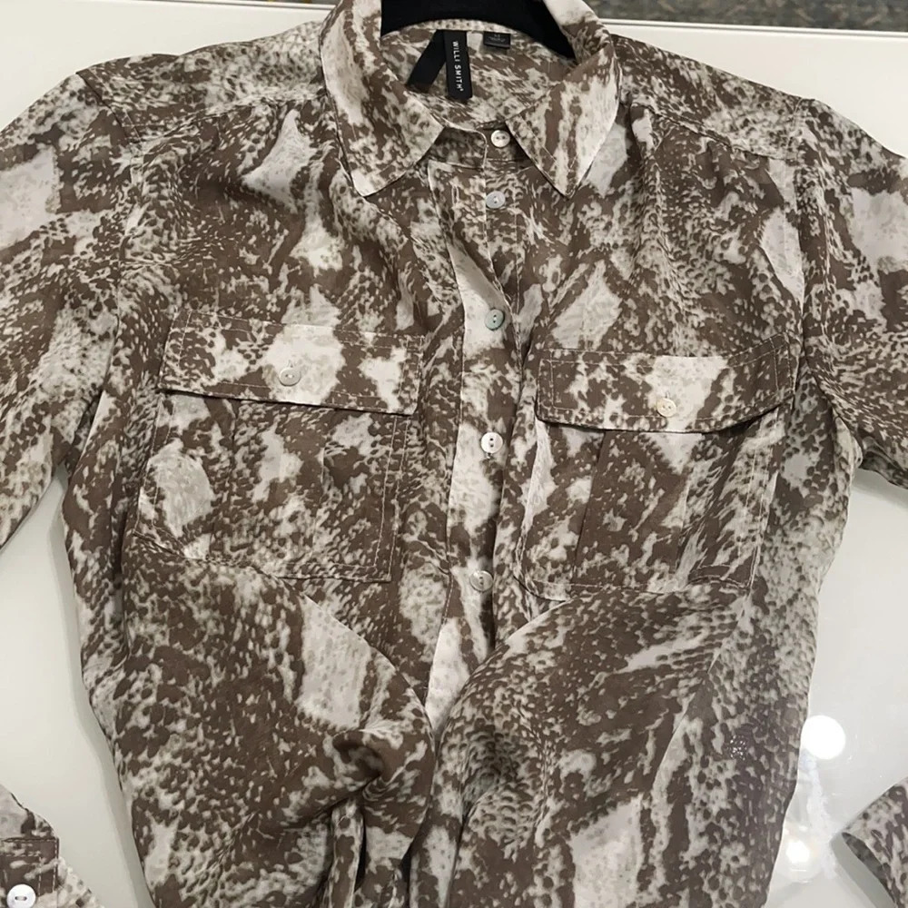 Willi Smith Snake print long sleeve button down blouse M